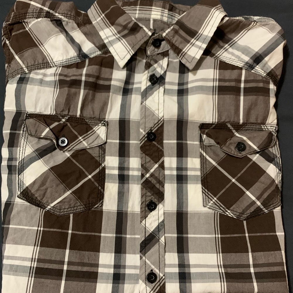 BROWN PLAID LONG SLEEVE BUTTON DOWN SHIRT
